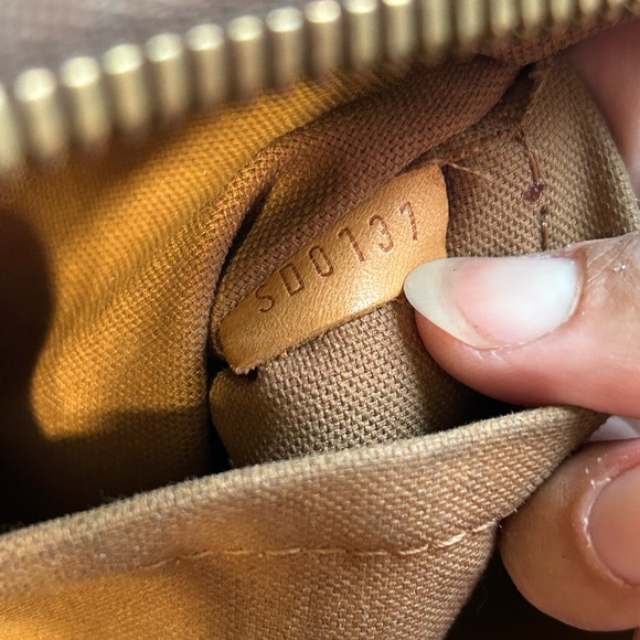 Louis Vuitton Monogram Brown Handbag - Picture 14 of 15